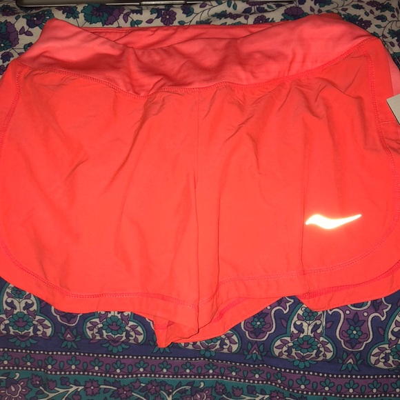 Saucony Pants - SAUCONY running shorts